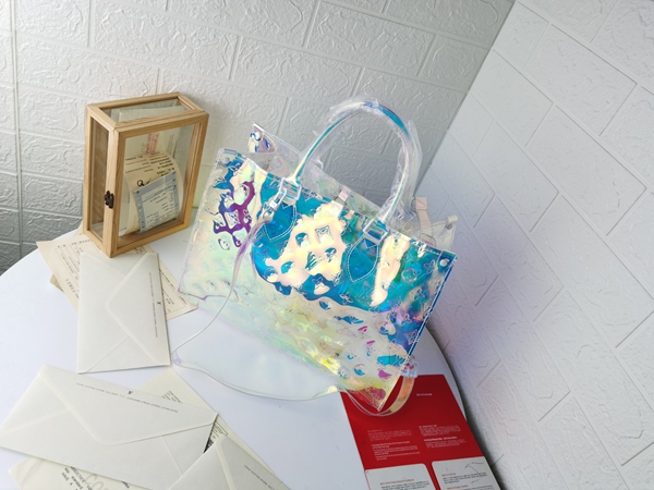 ルイヴィトンバッグ背面デザイン